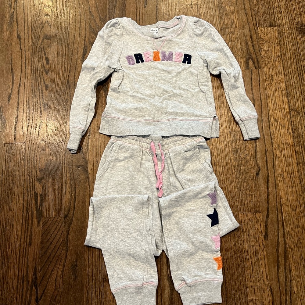 Gray “Dreamer” Splendid Sweatshirt and Joggers Set